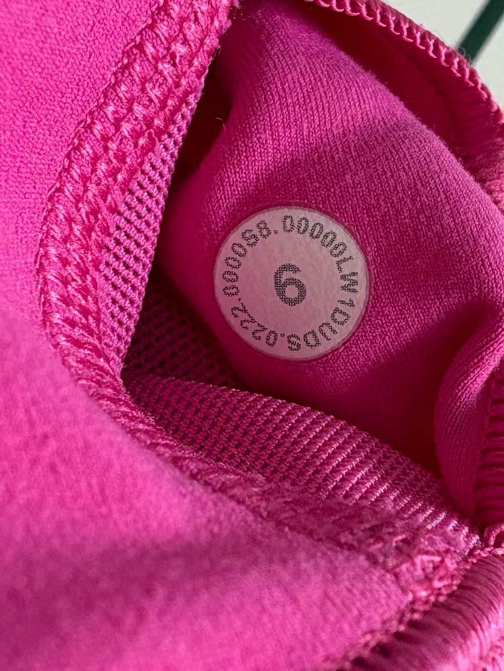 Lululemon Align Tank in Sonic Pink Size 6 in EUC barbiecore built in bra Nulu - Picture 6 of 6
